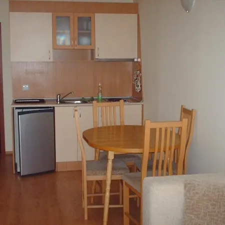 Aparthotel Chateau Aheloy 3*