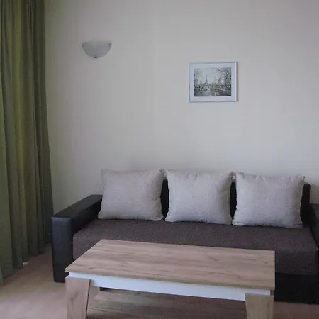 Chateau Aheloy מלון דירות 3*