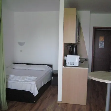 Chateau Aheloy Aparthotel