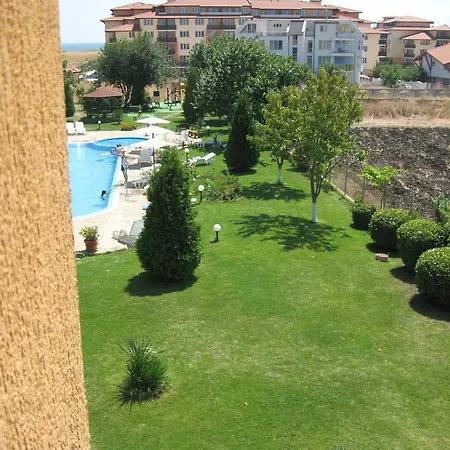 Chateau Aheloy Aparthotel